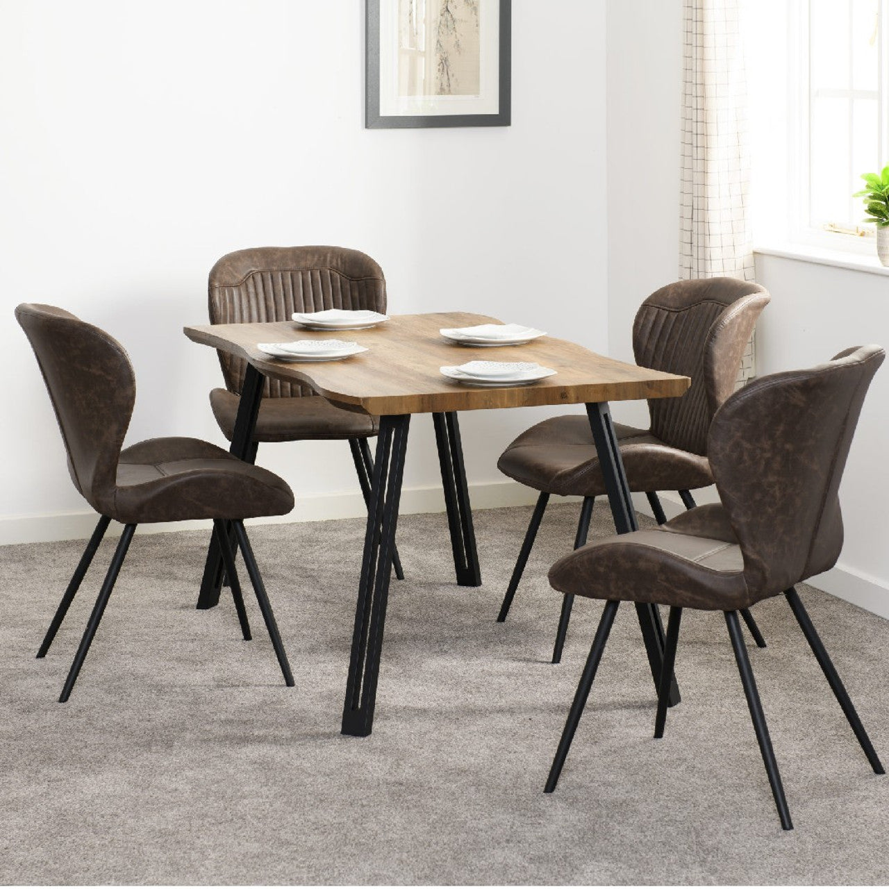 HAMILTON MEDIUM DINING SET WITH 4 QUEBEC CHAIRS - MEDIUM OAK EFFECT/BROWN PU